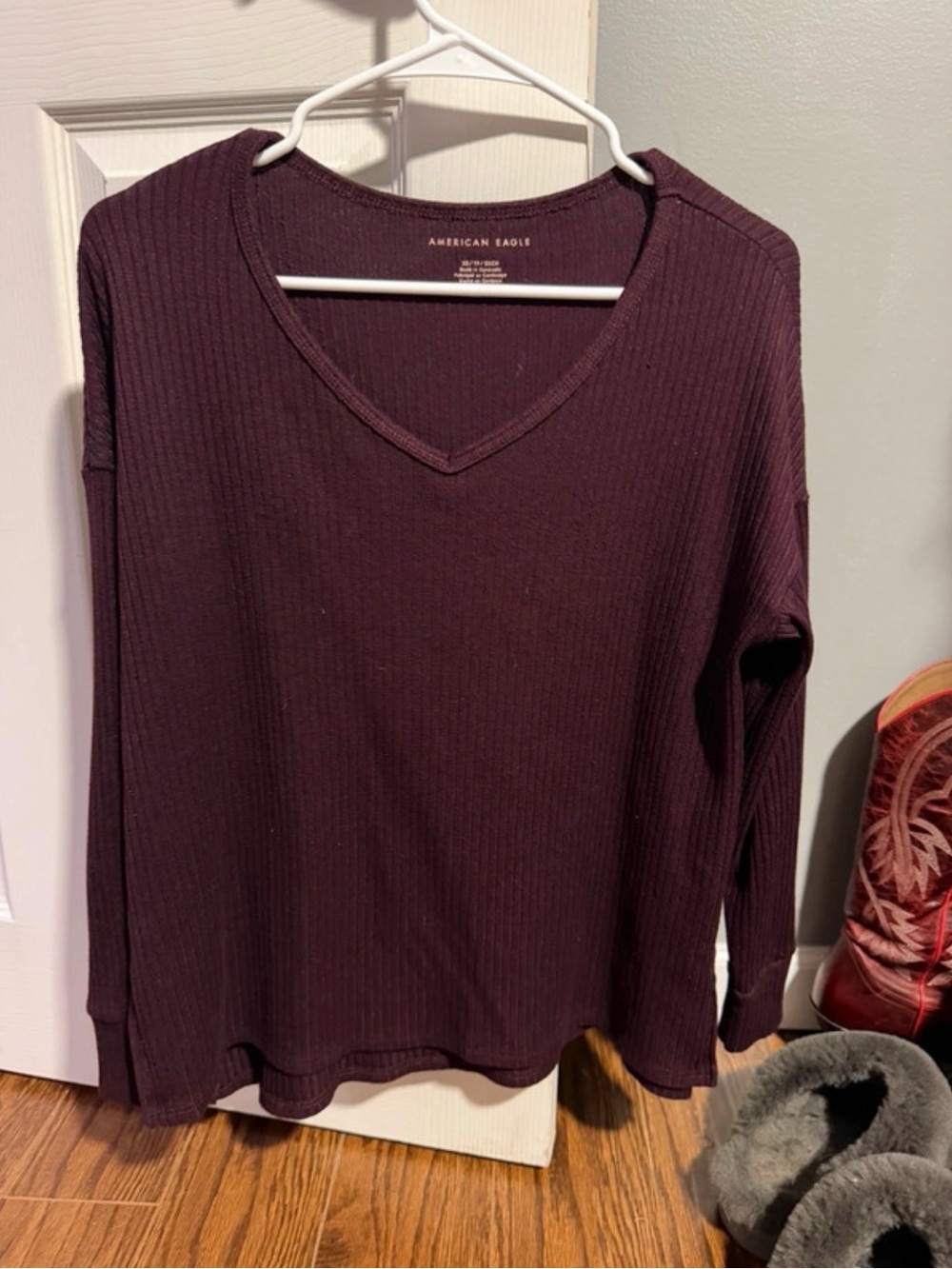 American Eagle Outfitters Ribbed V-Neck Long Sleeve Top — Plum